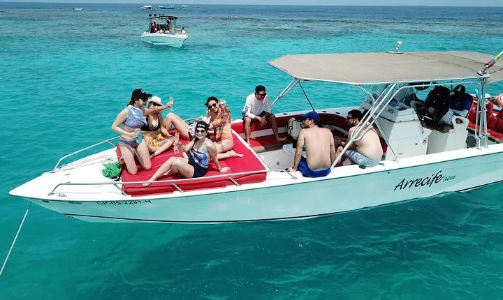 Luxury Private Boat Island Hopping to the Rosario Islands, Baru