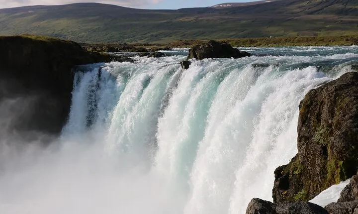 Goðafoss and Akureyri Botanic Garden Shared Shore Excursion