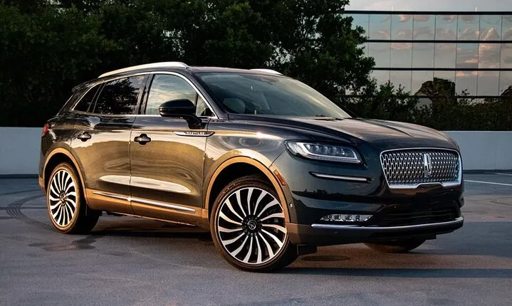 Luxury Sedan 4-Hours Sightseeing Tour in Chicago Hourly Service