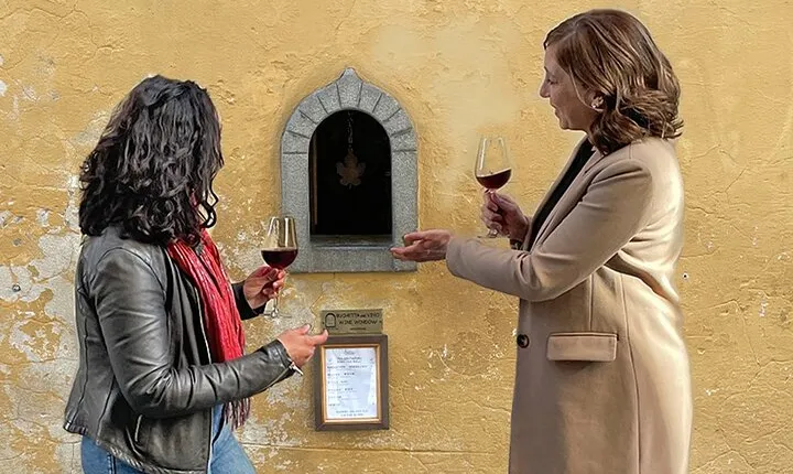 Small Group Florence Wine Tasting Tour in the City Center