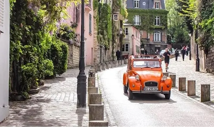 Vintage 2CV Adventure: 2 -Hour Paris Secrets Tour