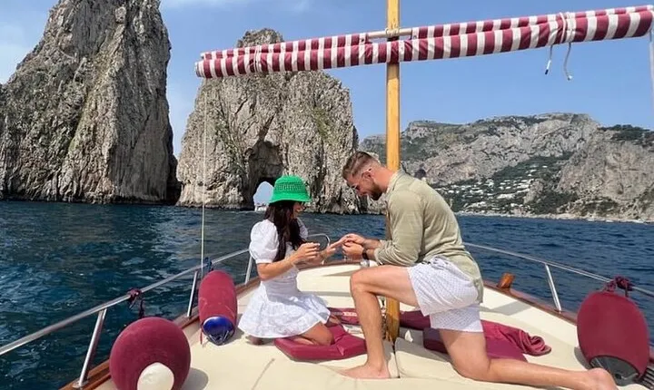 Private Island of Capri Boat Tour for Couples
