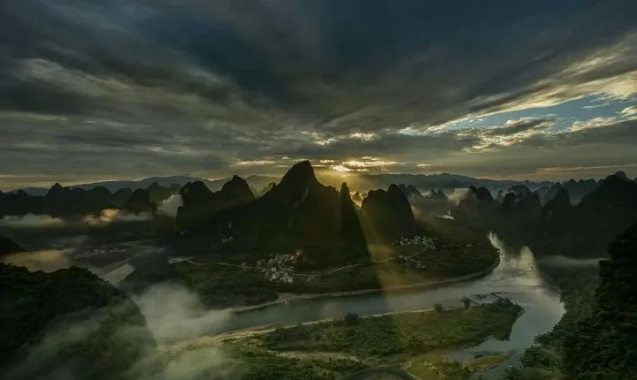 Full/Half-Day Yangshuo Xianggong Mountain Sunrise Private Tour