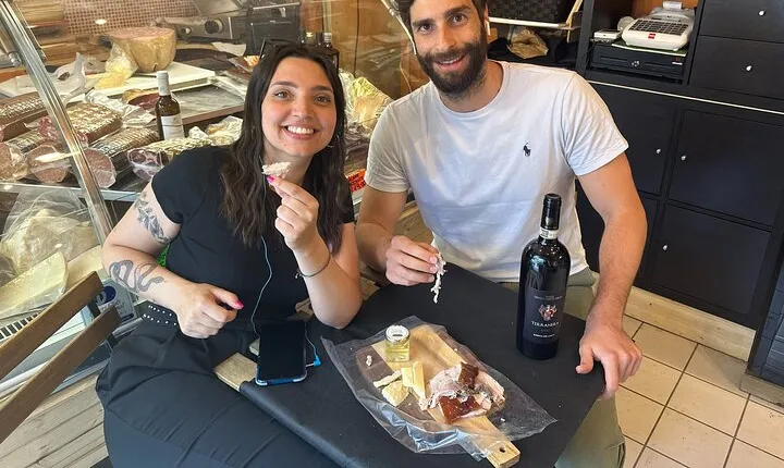 Rome: Traditional Food Market Tour with Local Wine Pairings