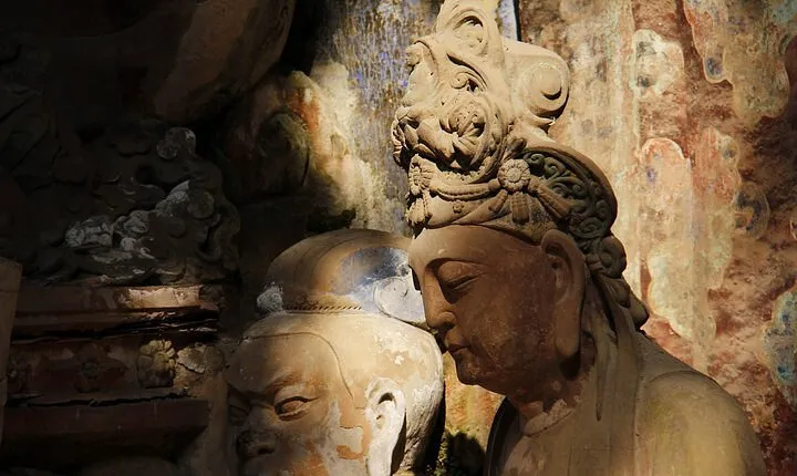 2-Day Dazu Rock Carvings+Leshan Giant Buddha Private Tour