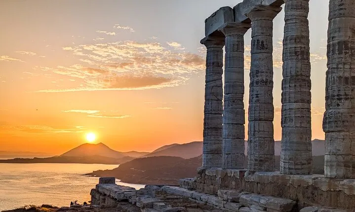 Athens to Cape Sounion & Lake Vouliagmeni: Half-Day Private Trip