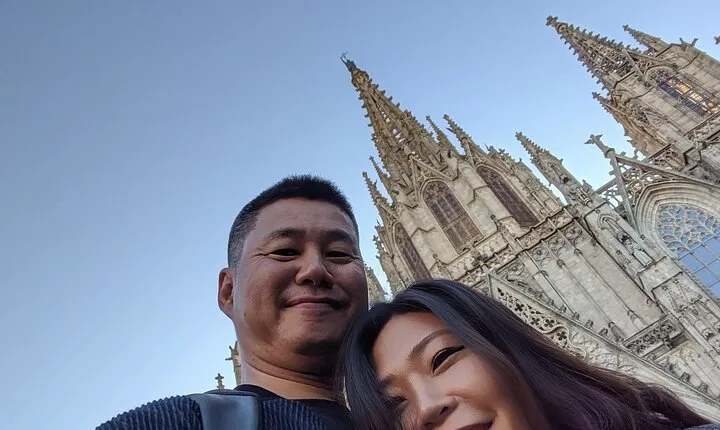 Private Barcelona Highlights: Gothic Sagrada Familia & Park Güell