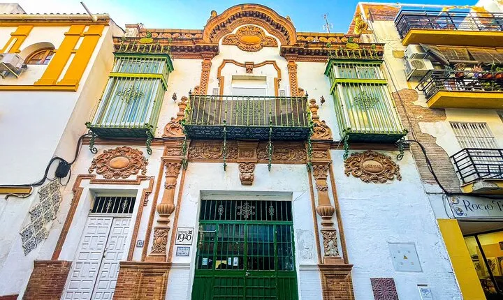 Ceramics classes in Seville – Learn lathe, majolica or mosaic