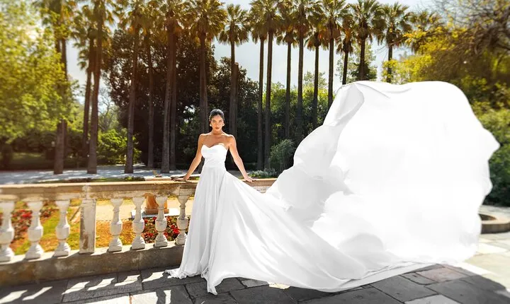 Athens: Flying Dress Photoshoot "Marilyn Package"