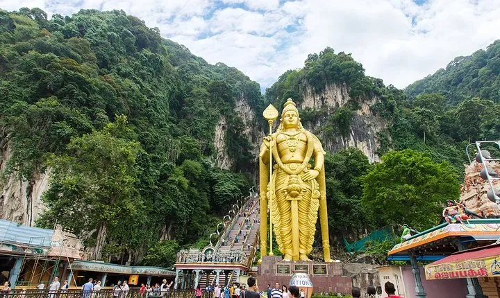 Selangor Full Day Tour with Batu Caves, Blue Mosque, Fruit Valley, Malawati Hill