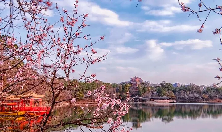 Chengde Private Day Trip from Beijing with First Class Bullet Train Experience