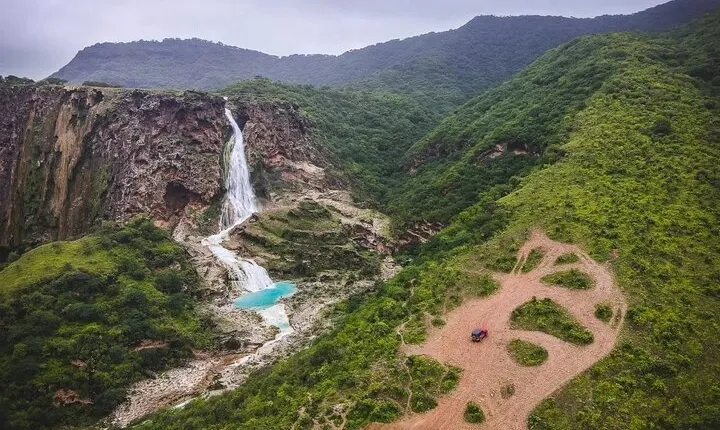 East & West Salalah Combination Tour - Darbat Waterfall, Mughsail