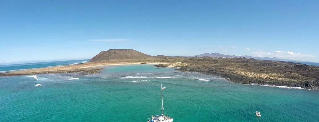 Oby catamaran cruise to Lobos Island with snorkelling