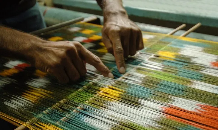 Authentic Weaving Workshop with an artisan in Macerata