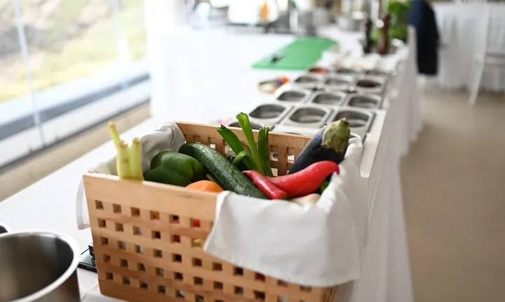 Santorini: Vegan Cooking Lessons with Full Meal & Wine