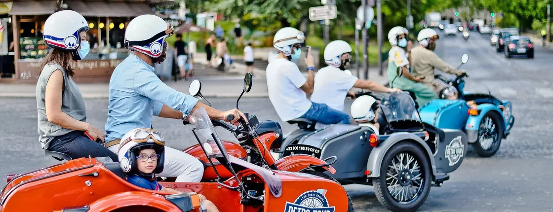 Customized private tour of Paris in sidecar motorcycle