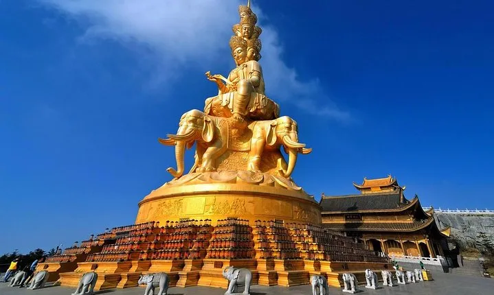 Private Full Day Emei Shan Tour in Your Way