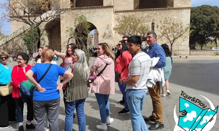 Games and History Walking Tour in the Center of Valencia