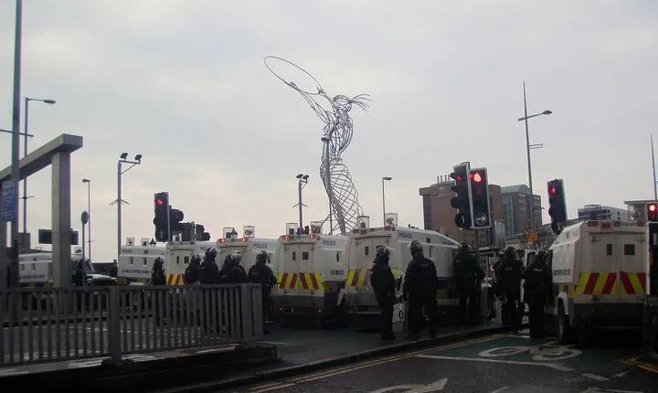 Belfast Troubles Murals Street Art and Peace Wall Walking Tour