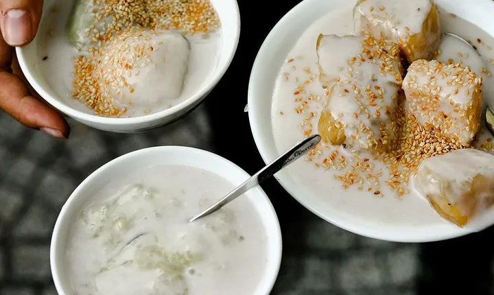Saigon Vegan Food Tour on Scooter