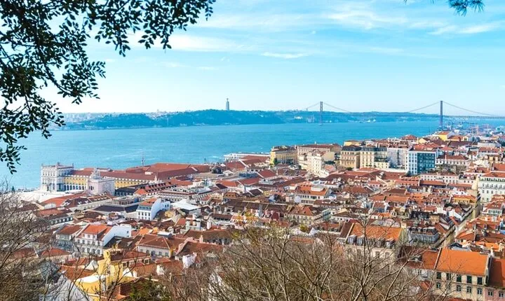 Private Tour on Best of Lisbon with Pickup Included