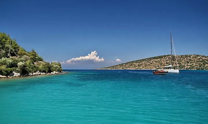 6 Hour Private Boat Tour through the Magnificent Bays of Marmaris