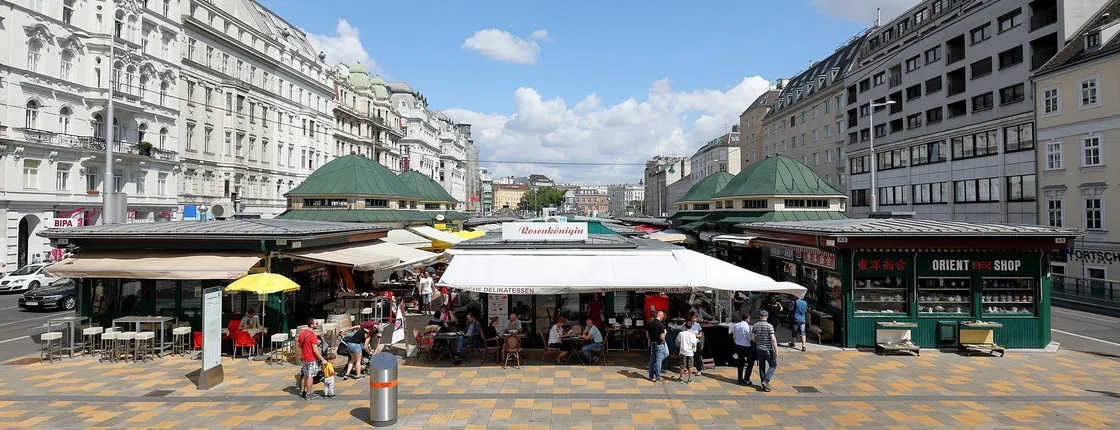 Vienna food tour at Naschmarkt