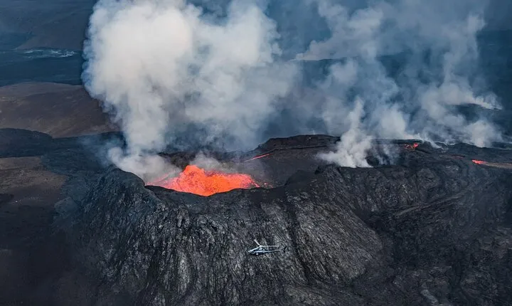 Helicopter Tour over Reykjanes Volcano Area from Reykjavik