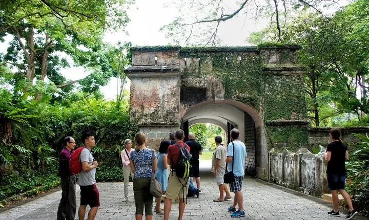 Of Graves, Guns & Battles™: A Tour of Fort Canning Hill