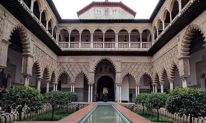 Alcazar, Catedral and Giralda with entrance included
