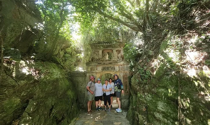 Monkey Mountain, Marble Moutain & Dragon Bridge ( Da Nang city Tour HalfDay )