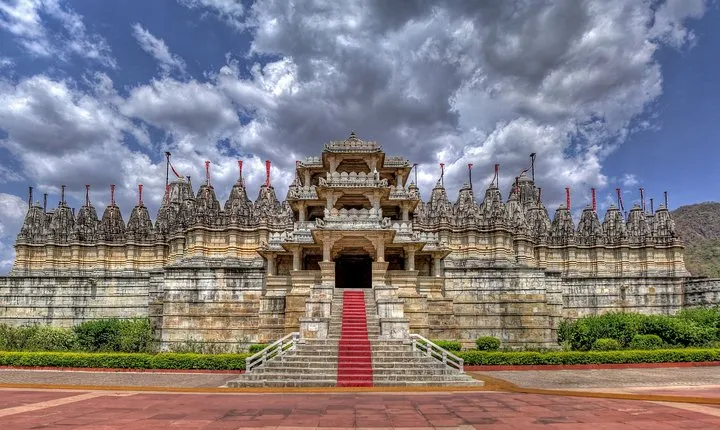 Kumbhalgarh & Ranakpur Day Tour from Udaipur