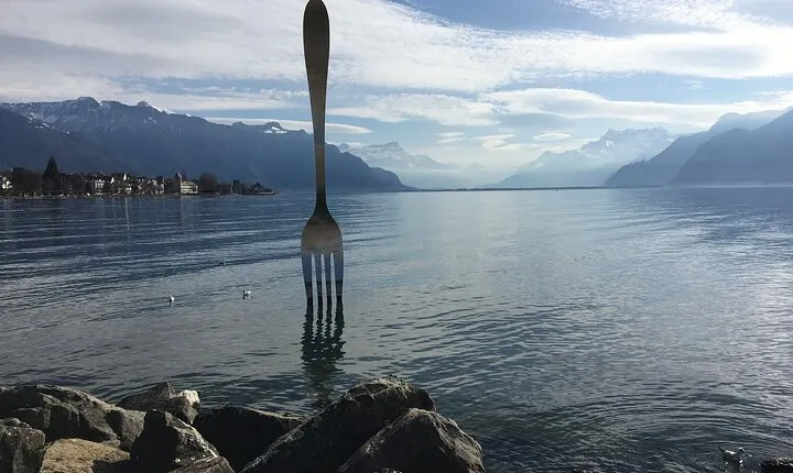Historical Walking Tour of Vevey for Families
