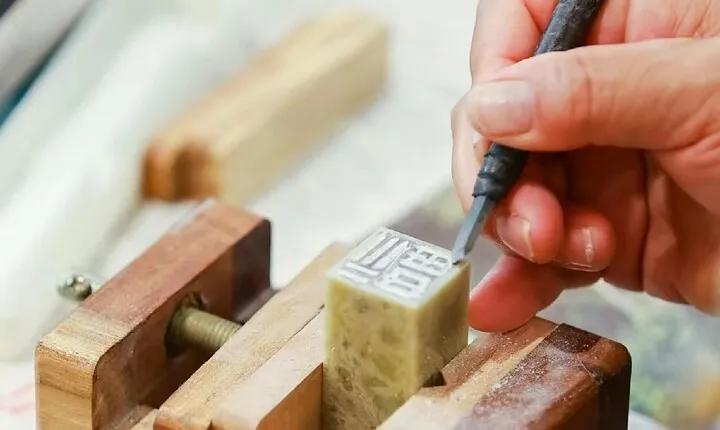 Private Tour-Beijing Hutong Foodie and Seal Carving Experience