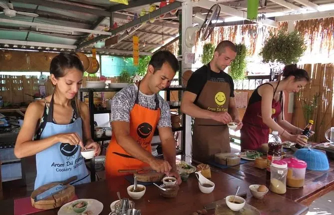 Morning Thai cooking class by Aromdii Cooking School