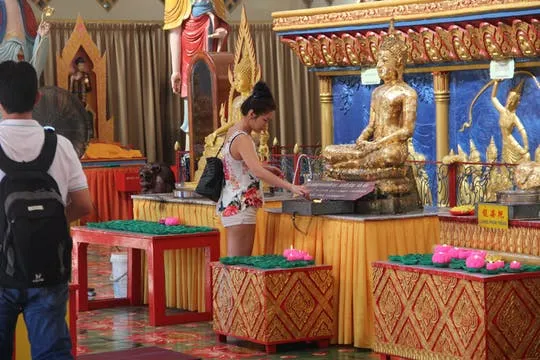 Half-day Food and Cultural Tour with English-speaking Guide
