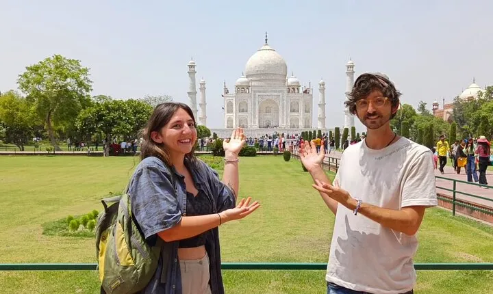Taj Mahal Private Walking Tour and Local Sightseeing