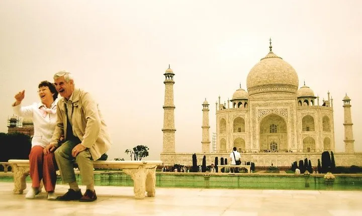 Transfer Delhi to Agra by AC car with Taj Mahal & Agra Fort Visit