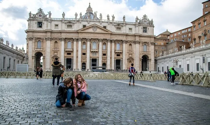Kids Tour of Vatican Sistine Chapel & St.Peter with Fast Access