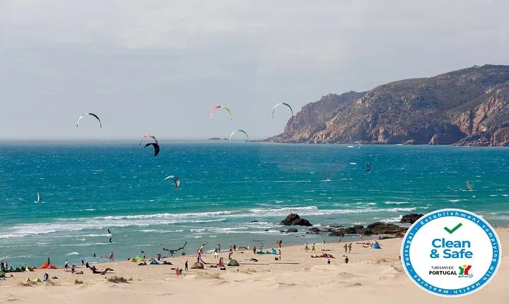 Private transfer: Lisbon Airport to Sintra,Cascais and Estoril