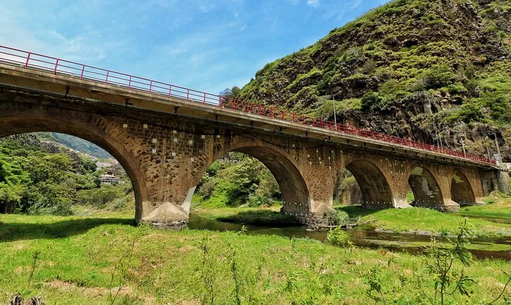 Full Day Guided Tour to The Charms of Northeast Madeira