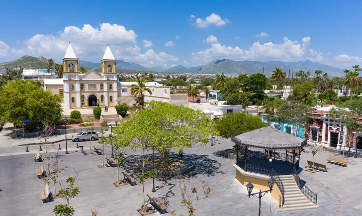 Private Day Trip to San José & Cabo San Lucas