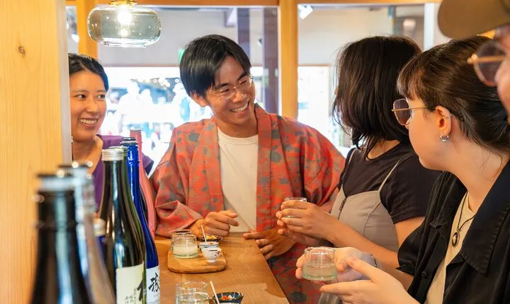 Kiyomizu Walk Tour and Traditional Sake Tasting