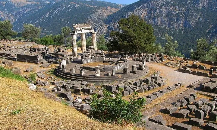 Full-Day Private Tour in Mystical Delphi and Arachova