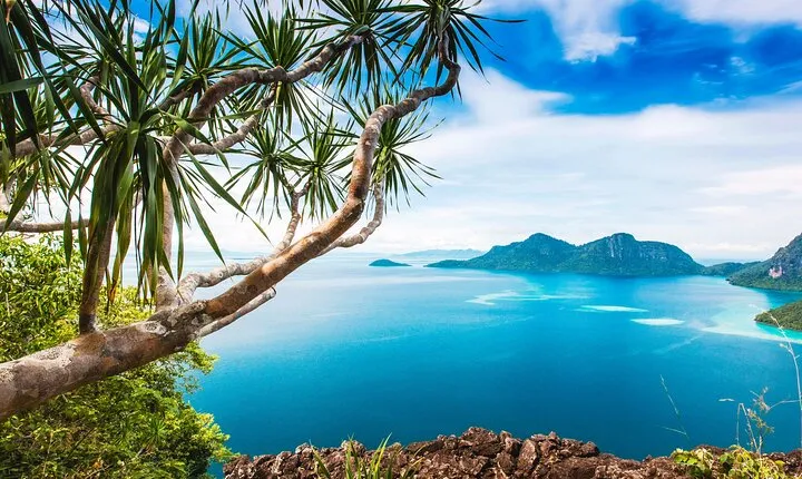 Hike and Dive in Bohey Islands with Local Lunch