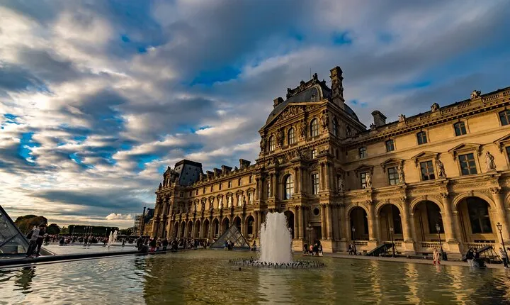 Louvre Museum and Seine River Cruise Tickets by e-mail