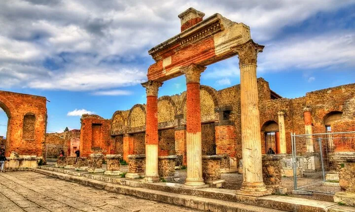 Day Trip to Pompeii, Vesuvius & Herculaneum with Tickets