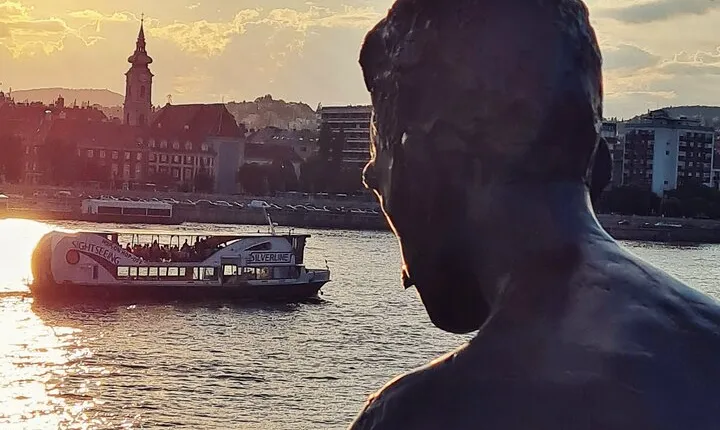 Nighttime Budapest Sightseeing Cruise