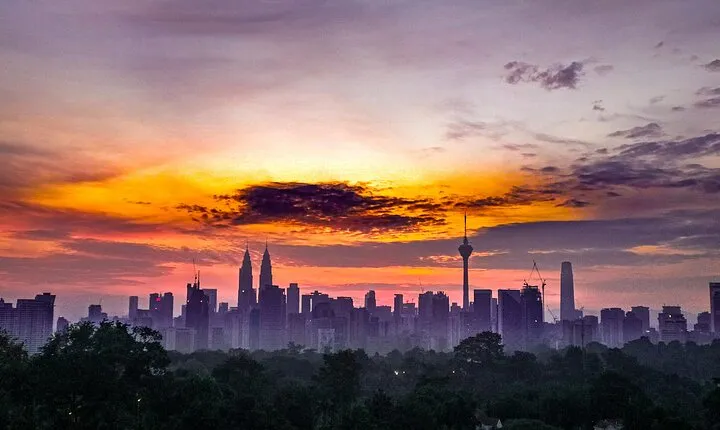 Kuala Lumpur Sunrise Tour With Breakfast Teh Tarik & Roti Canai