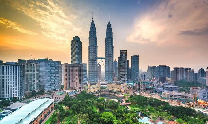 Cosmopolitan City-Kuala Lumpur Half Day City Tour